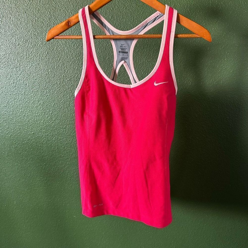 Nike dri-fit medium women’s pink workout tank